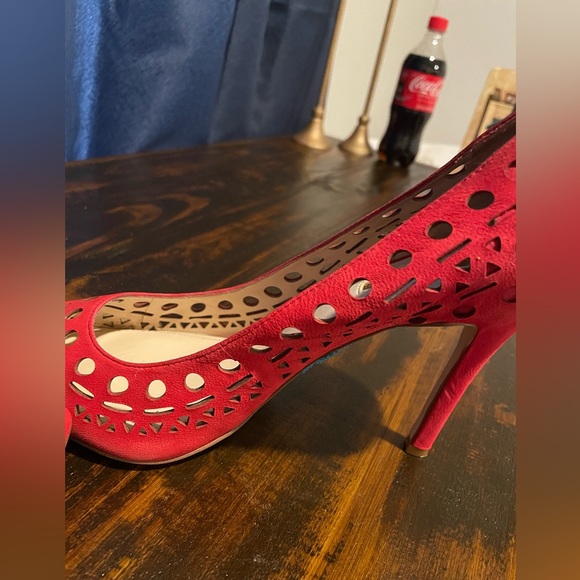 BCBG HEELS - Picture 8 of 12